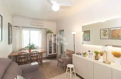 Apartamento de 2 dormitórios/quartos, no bairro floresta em porto alegre/rs.
