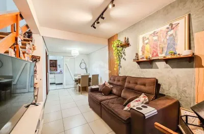 Casa semimobiliada, reformada, 2 dormitórios, lavabo, 2 vagas, área coberta com churrasqueira. aceita financiamento, fgts e o minha casa minha vida.