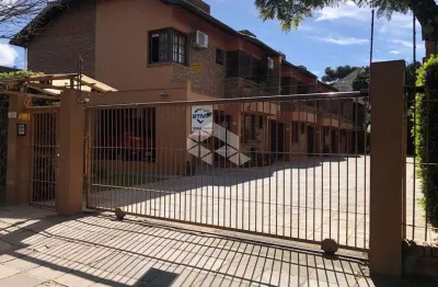 Casa em condomínio com 3 dormitórios/quartos sendo um suíte e duas vagas/box