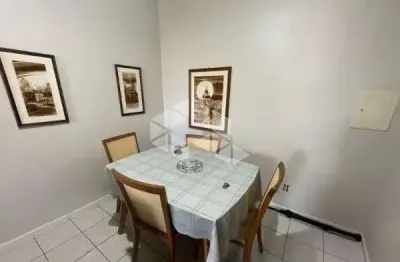 Apartamento à venda em canasvieiras de 2 quartos ( 150m da praia )