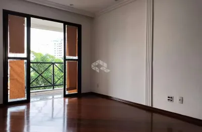 Apartamento 74 m² com 3 quartos ,sendo 1 suíte e 2 vagas de garagem na chácara inglesa.
