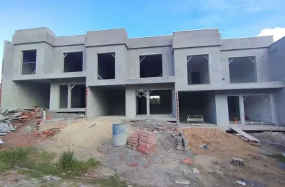 Triplex em fase de construção com acabamento de qualidade e dormitórios com sacada