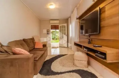 Casa à venda com 3 quartos sendo 1 suíte no bairro ipanema.