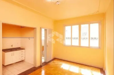 Excelente apartamento próximo ao parque da redenção e apenas 3 minutos do centro.