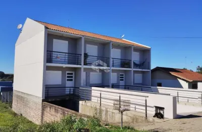 Triplex localizado no bairro monte verde, com quintal nos fundos