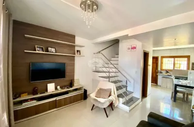 Sobrado com 2 dormitórios sendo duas suítes, localizado no bairro São José - Canoas/RS