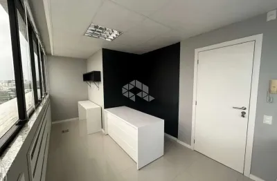 Sala comercial mobiliada com vista para o mar no estreito