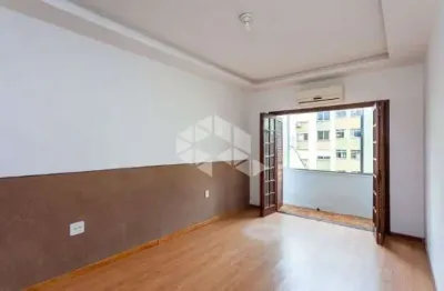 Apartamento com 02 dormitórios + dependência e com sacada junto ao cais embarcadero