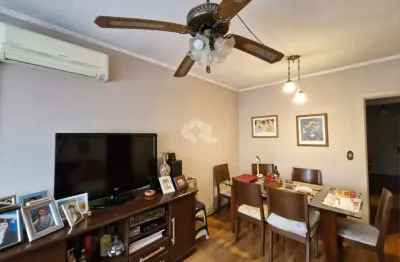 Apartamento de 2 dormitórios, no bairro floresta, em porto alegre.
