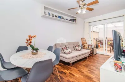 Apartamento térreo 2 dormitórios, 1 vaga de garagem  com ótimo pátio, felipe camarão no rio branco em porto alegre