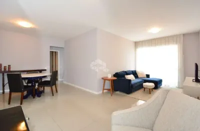 Apartamento com 3 quartos sendo 1 suíte 2 vagas de garagem e lazer completo no centro de florianópolis