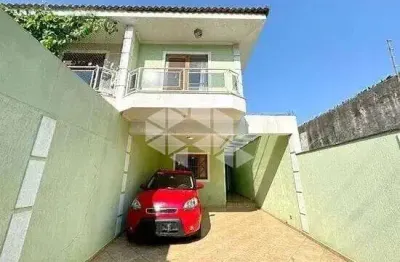 Sobrado amplo a venda  com 3 dormitórios e 4 vagas de garagem na vila ede
