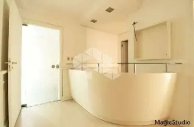 Sala comercial desocupada  à venda no bairro floresta em porto alegre/rs