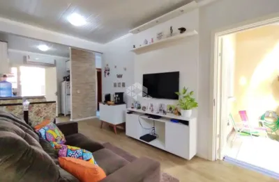 Excelente casa  semi mobiliada em condomínio,  02 dormitórios e 02 vagas cobertas com 65,28m² privativos no bairro olaria em canoas.