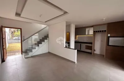 Casa sobrado, 2 dormitórios, 1 suite, 2 banheiros, 1 lavabo, cozinha, sala, patio fundos, aceita financiamento bancário.