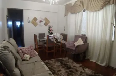 Apartamento em andar alto com dois dormitórios  com sacada com vista para o guaíba