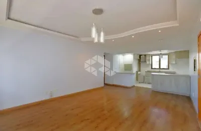 Apartamento com dois dormitórios suite e duas vagas de garagem, no menino deus