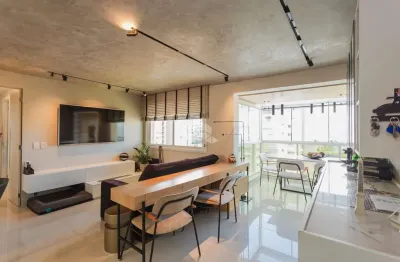 Apartamento totalmente mobiliado, com vista pro Parque Germânia