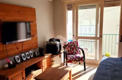 Apartamento 1 dormitório com sacada e garagem no menino deus