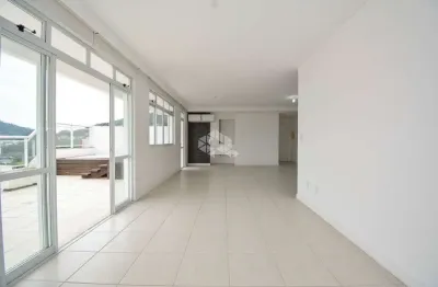 Cobertura com 3 quartos sendo 1 suíte  exclusiva com vista para o mar ao lado do floripa shopping no saco grande
