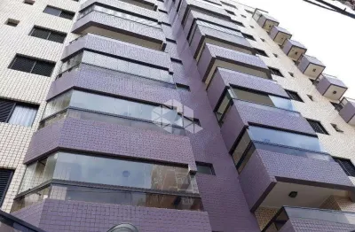 Preço bom!!! apto. 03 dorms. (01 suite) 01 vaga, 100 metros da praia. vila tutpi, praia grande sp.