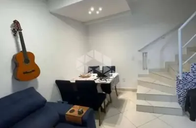 Vendo triplex 01 dormitório com espaço gourmet em condomínio fechado, zn 02 da ocian, praia grande sp.