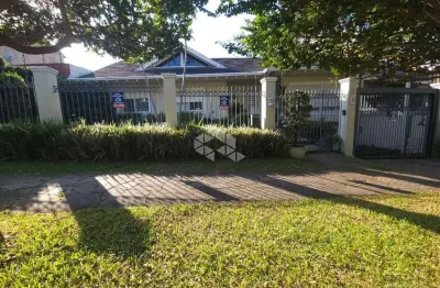 Ampla casa à venda no bairro chácara das pedras - porto alegre/rs