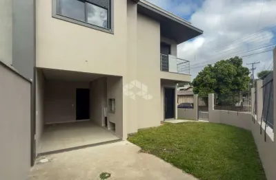 Casa 3 dormitórios, suíte, varanda, piso porcelanato, vaga coberta, churrasqueira, bairro pátria nova em novo hamburgo