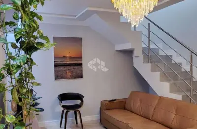 Cobertura à venda nos ingleses do rio vermelho com 3 quartos (1 suíte) e terraço com churrasqueira