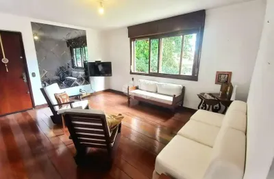 Apartamento de 03 dormitórios, suíte com closet e vaga de garagem no bairro petrópolis