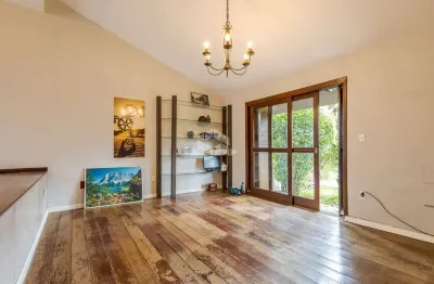 Casa de 04 dormitórios de 229,30m² privativos no bairro jardim itú