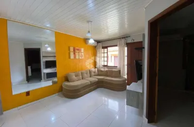 Casa em condomínio com 2 quartos, 1 vaga coberta, no bairro vila cachoeirinha, cachoeirinha