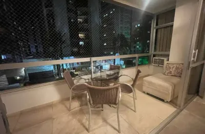 Apartamento com 3 dormitórios, sendo 1 suíte, 2 vagas de garagem no centro de florianópolis/sc.