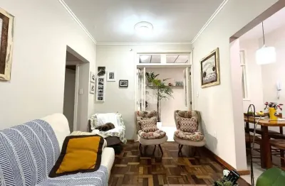 Apartamento de 2 dormitórios , com 2 patios (gardens) no bairro petrópolis