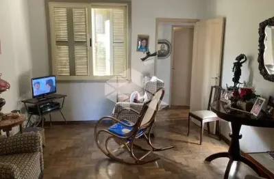 2 dormitórios, com dependencia e sacada no menino deus proximo ao zaffari