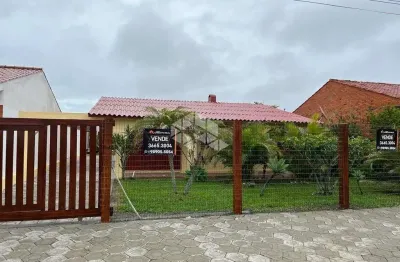 Casa à venda, com 3 dormitórios, 3 vagas/box, no centro de xangri-lá/rs