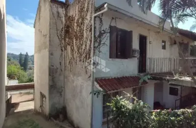 Casa no bairro santa teresa, junto a nova perimetral e ao bairro menino deus.