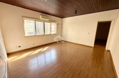 Apartamento de 3 dormitórios, 1 suíte e 1 vaga  bairro independência em porto alegre/rs.