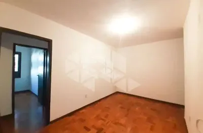 Apartamento   com 72 metros ,dois dormitórios na avenida da azenha