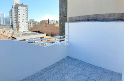 Sala comercial duplex, com terraço privativo, no bairro bom fim, junto a redenção