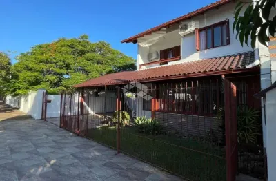 Duplex com pátio no bairro santo inácio - 03 dormitórios