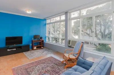 Apartamento à venda de 3 quartos, reformado, elevador no bairro moinhos de vento  em porto alegre - rs..