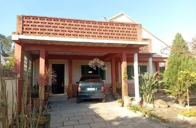 Casa a venda de 3 dormitórios com suíte,à venda no Dom Antônio Reis, Santa Maria