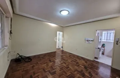 Vende-se apartamento de 3 dormitórios, 80m privativos, 1 vaga, um lance de escada, no bairro santa cecilia em porto alegre, por r$ 380.000,00.