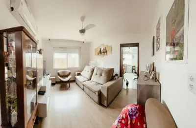 Apartamento a venda com 2 dormitórios no bairro menino deus.