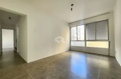 Apartamento de 2dorm, reformado, com 2 vagas cobertas - investimento perfeito