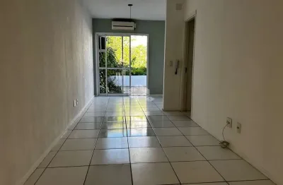 Casa em condomínio com ótima estrutura, 2 dormitórios (2 suíte), 2 vagas - perto de metrô, escolas e hospitais