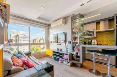 Apartamento com dois quartos, em andar alto, no petrópolis