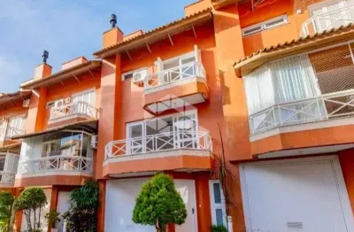 Casa em condomínio, 3 dormitórios com suíte no bairro vila assunção