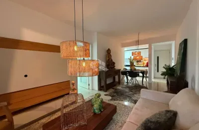 Apartamento mobiliado e decorado, com 03 dormitórios